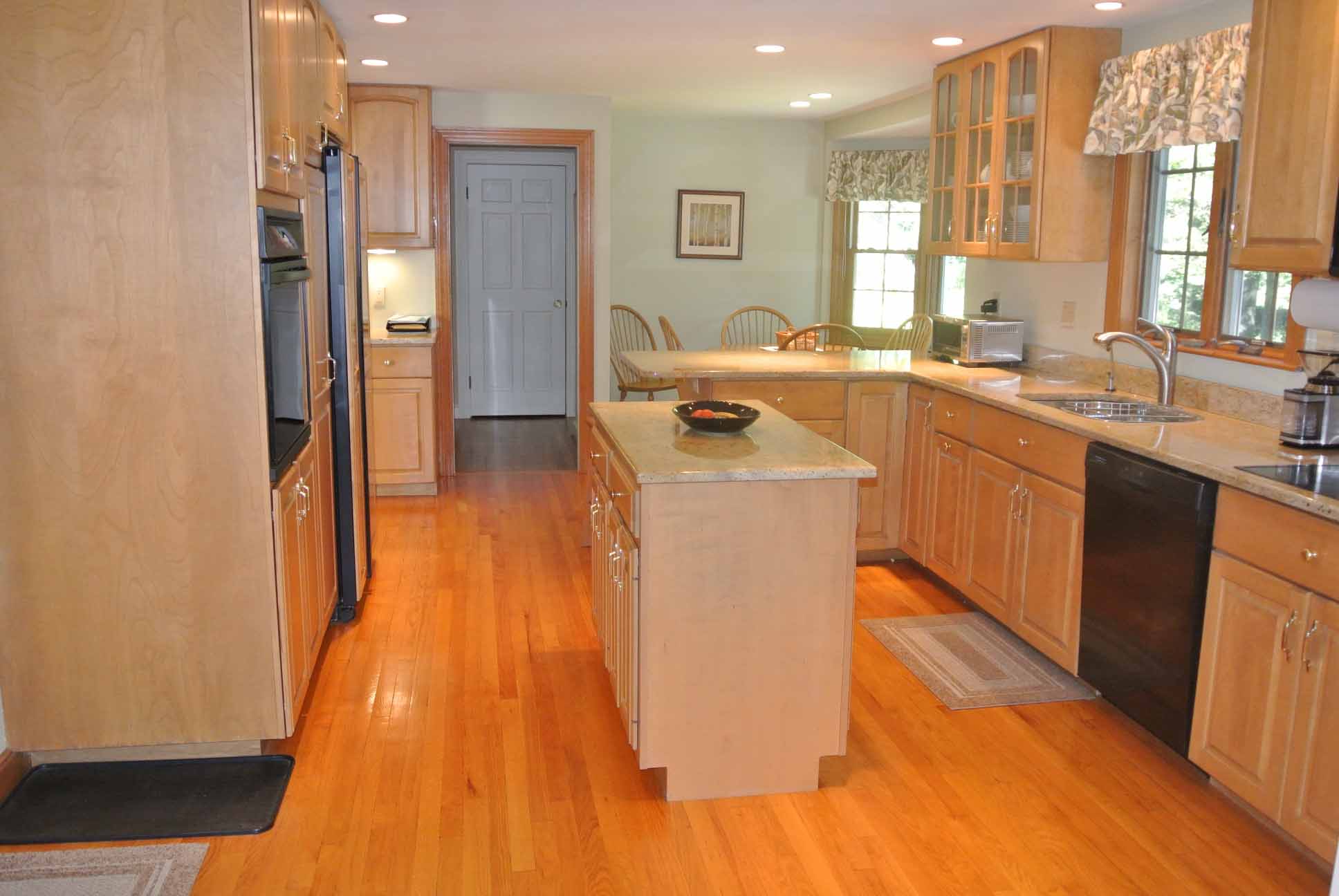185 Paul Revere Road Needham MA 02494 | Kitchen