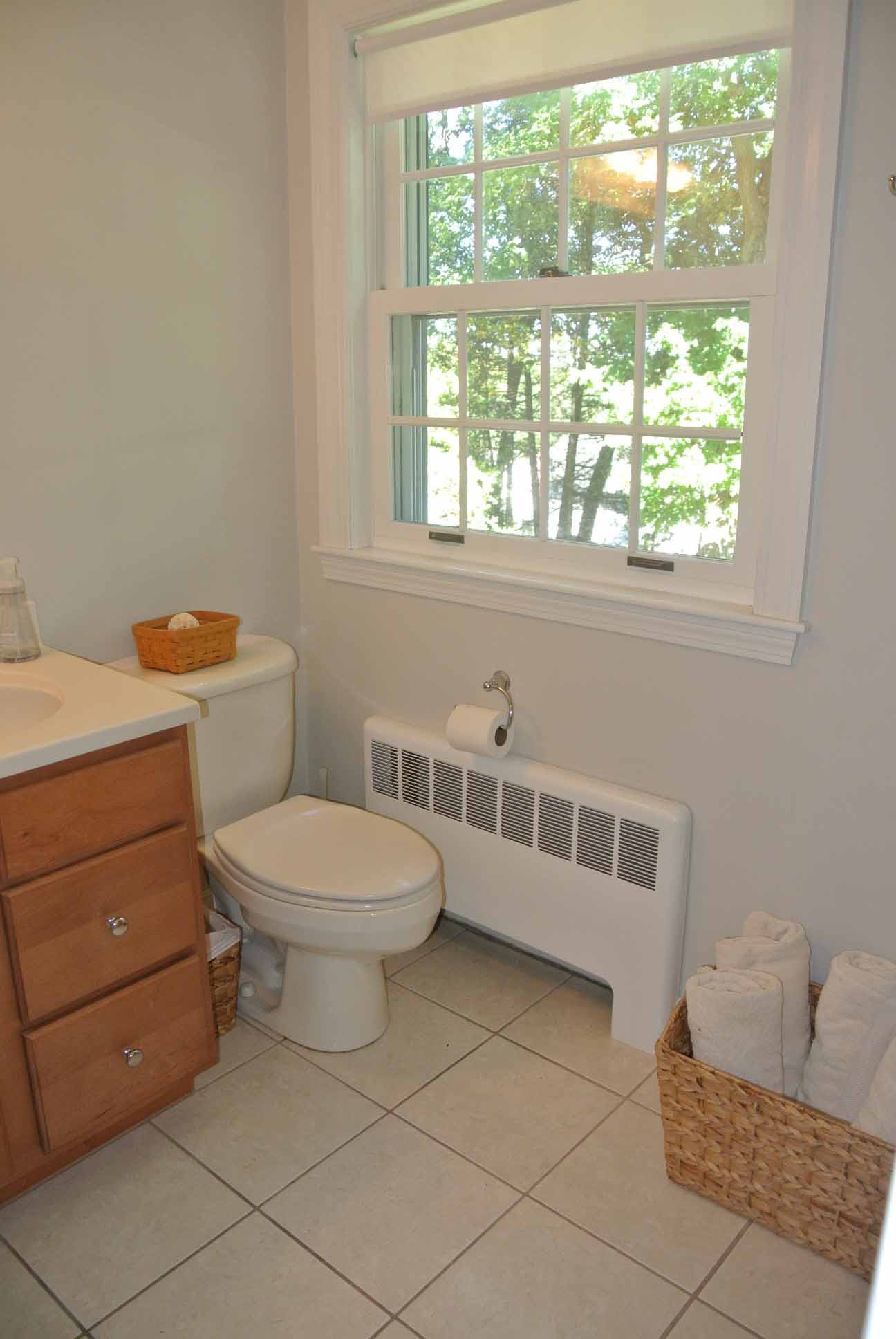 185 Paul Revere Road Needham MA 02494 | Hall Bathroom
