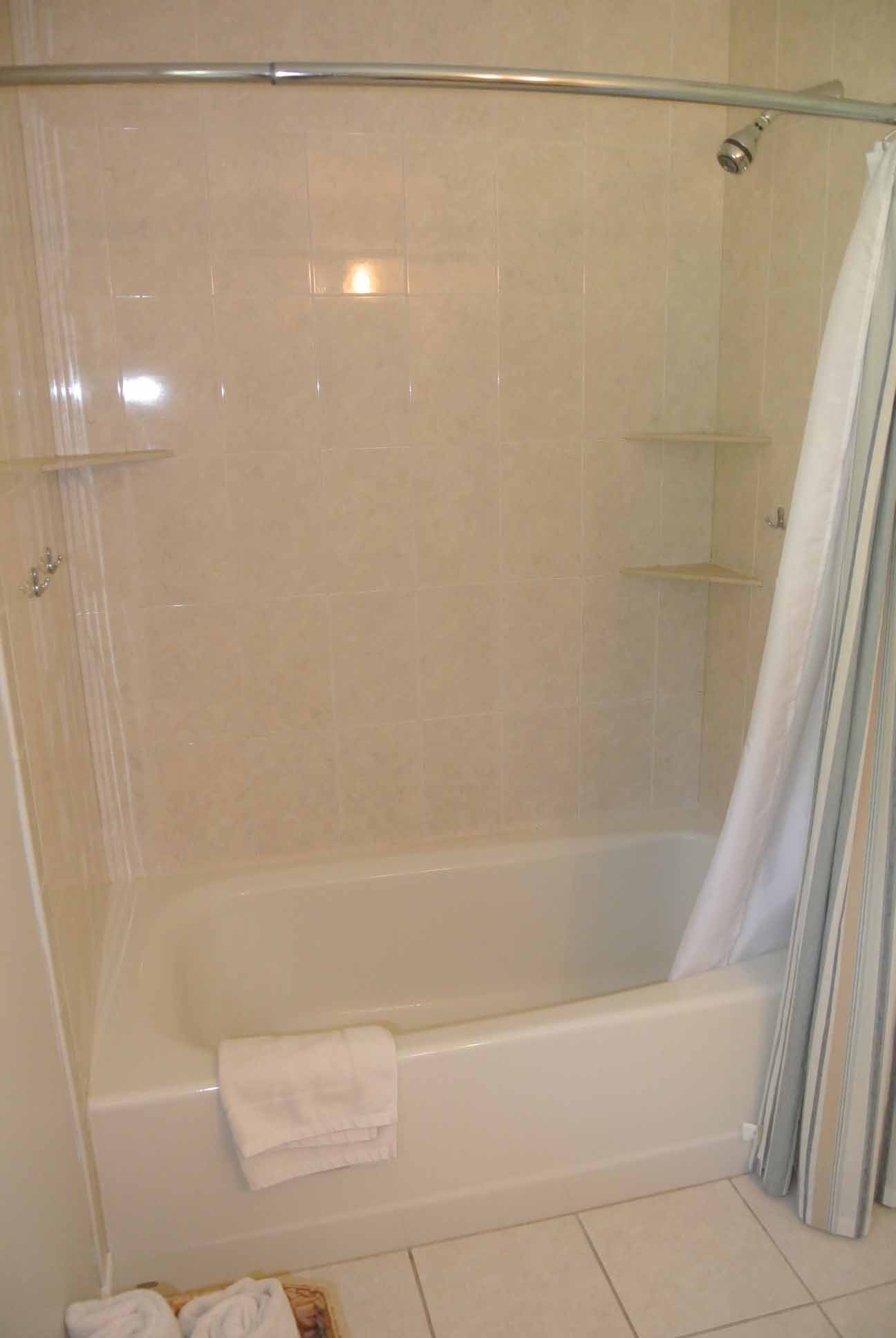 185 Paul Revere Road Needham MA 02494 | Hall Bathroom