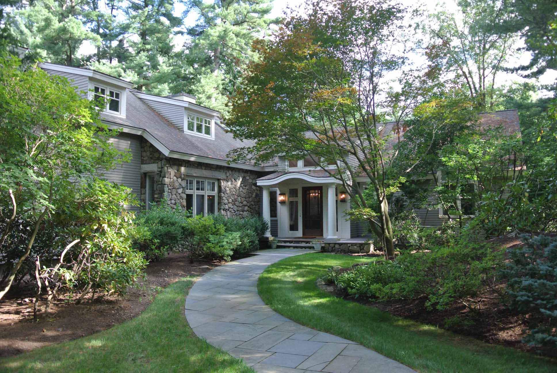 423 Concord Rd, Weston, MA